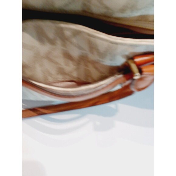 Michael Kors Large Vanlla Hamilton Shoulder Crossbody Bag - Picture 10 of 13